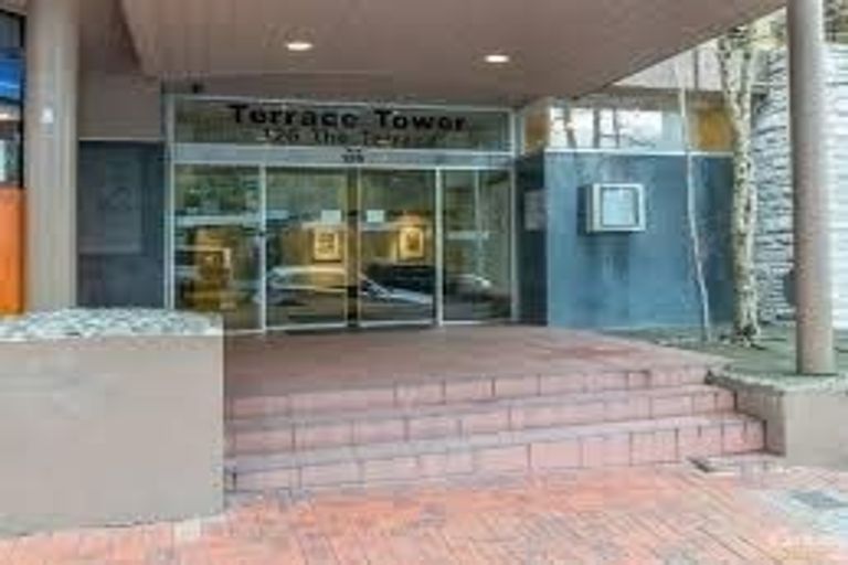 Photo of property in Terrace Tower Apartments, 6c/126 The Terrace, Wellington Central, Wellington, 6011
