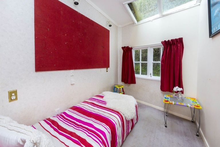 Photo of property in 3 Lord Street, Stokes Valley, Lower Hutt, 5019