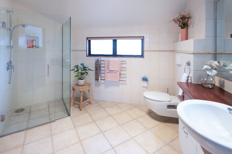 Photo of property in 33 Ruapehu Drive, Fitzherbert, Palmerston North, 4410