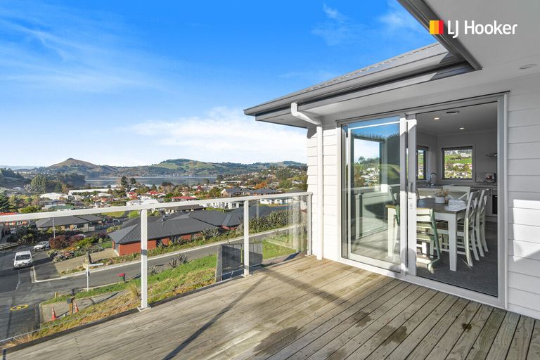 Photo of property in 17 Glendermid Close, Sawyers Bay, Port Chalmers, 9023