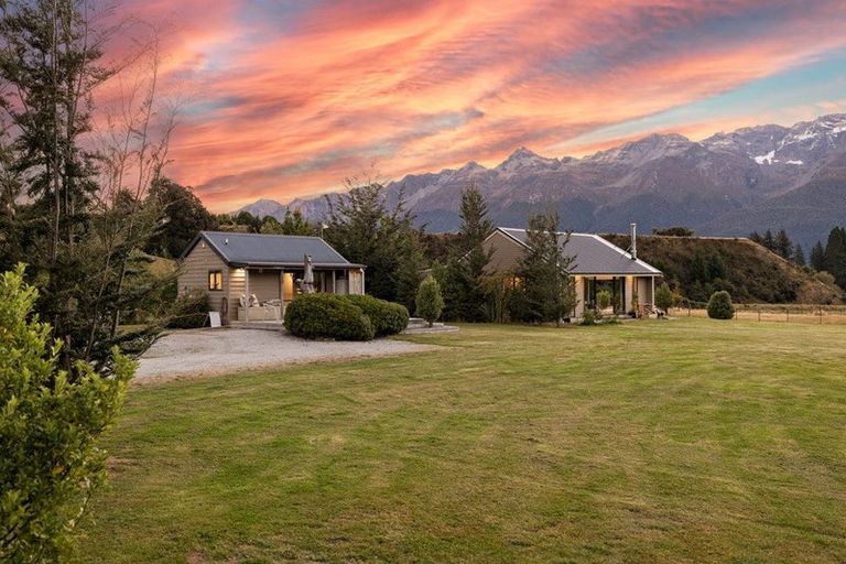 Photo of property in 54 Xenicus Rise, Glenorchy, 9372