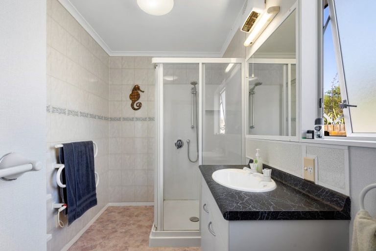 Photo of property in 2/166 Guppy Road, Taradale, Napier, 4112