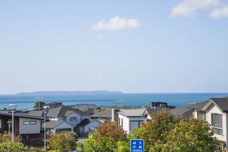 Photo of property in 66 Caldera Drive, Long Bay, Auckland, 0630