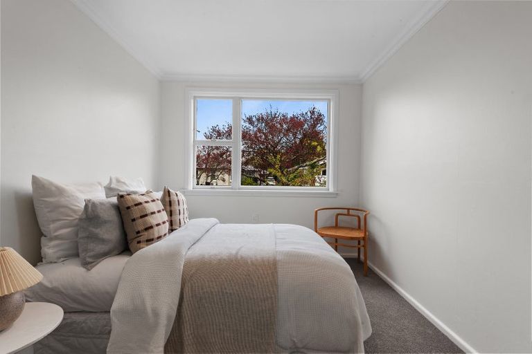 Photo of property in 2 Ilfracombe Place, Burnside, Christchurch, 8053
