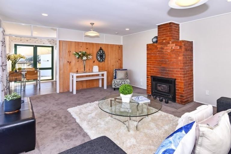 Photo of property in 35 Laureston Avenue, Papatoetoe, Auckland, 2025