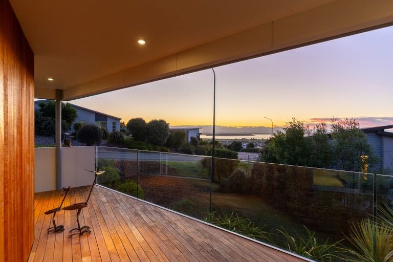 Photo of property in 33 Highview Drive, Wakatu, Nelson, 7011