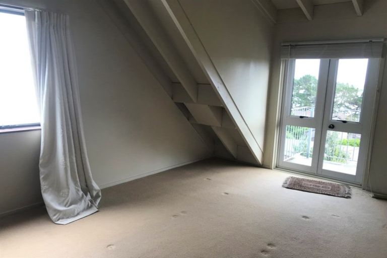 Photo of property in 1/39 Brigantine Drive, Beach Haven, Auckland, 0626