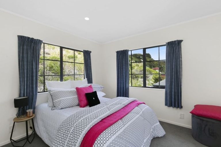 Photo of property in 5 Furlong Crescent, Churton Park, Wellington, 6037