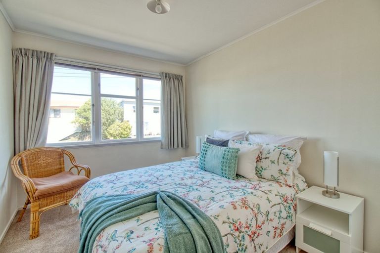 Photo of property in 20 Franklyn Road, Tawa, Wellington, 5028