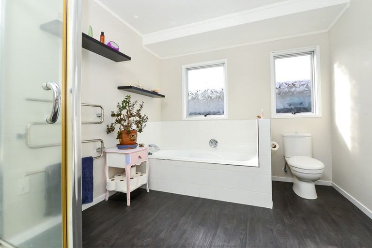 Photo of property in 8 Glasgow Street, St Andrews, Hamilton, 3200