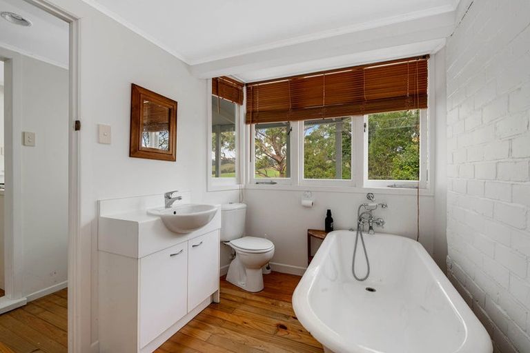 Photo of property in 22 Hafton Road, Kaukapakapa, 0984