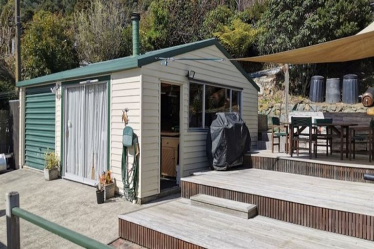 Photo of property in 36 South Terrace, Picton, 7220