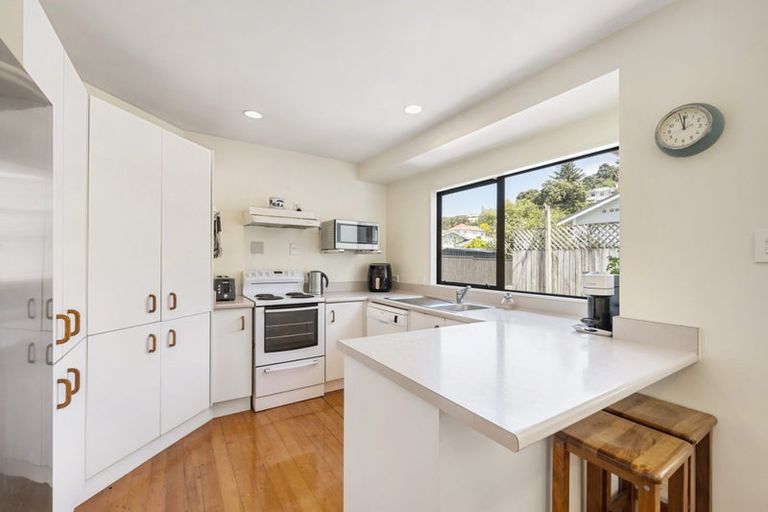 Photo of property in 29a Severn Street, Island Bay, Wellington, 6023