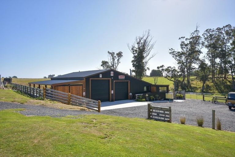 Photo of property in 119 Green Island Bush Road, Blackhead, Dunedin, 9076