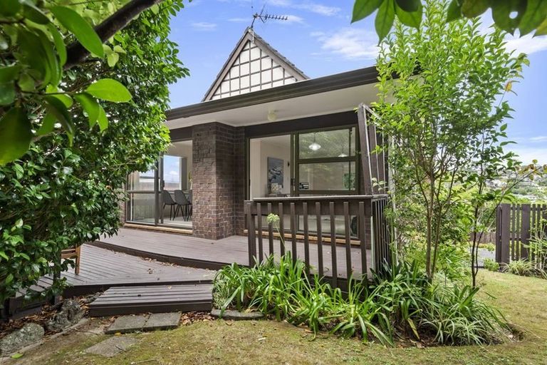 Photo of property in 2/19 Amante Crescent, Mairangi Bay, Auckland, 0630