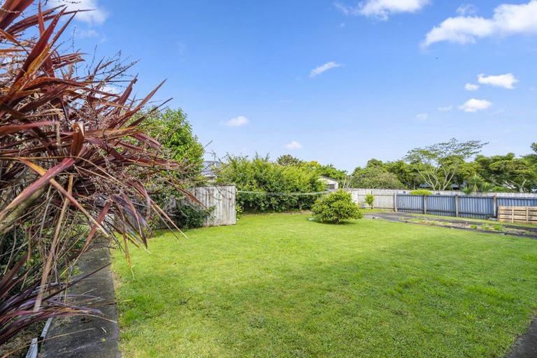 Photo of property in 74 Smart Road, Glen Avon, New Plymouth, 4312