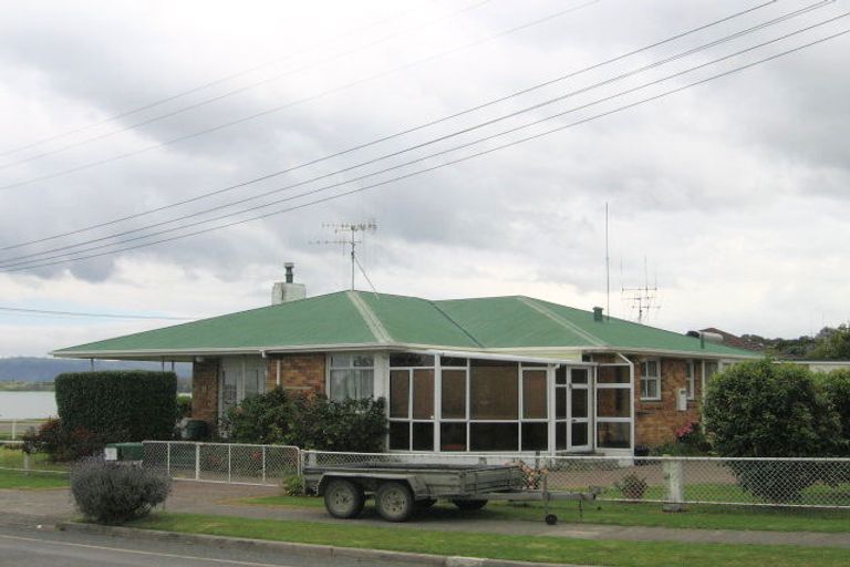 Photo of property in 1 Omokoroa Road, Omokoroa, 3114