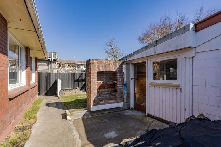 Photo of property in 18 Bond Street, Waltham, Christchurch, 8023