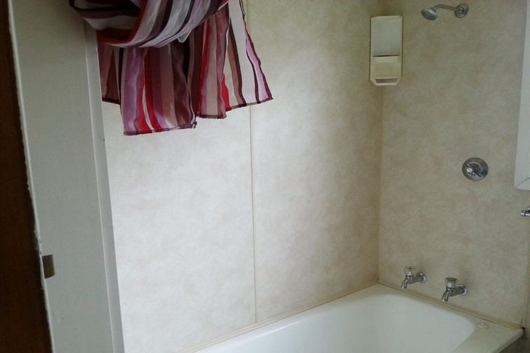 Photo of property in 2/33 Champion Street, Edgeware, Christchurch, 8013