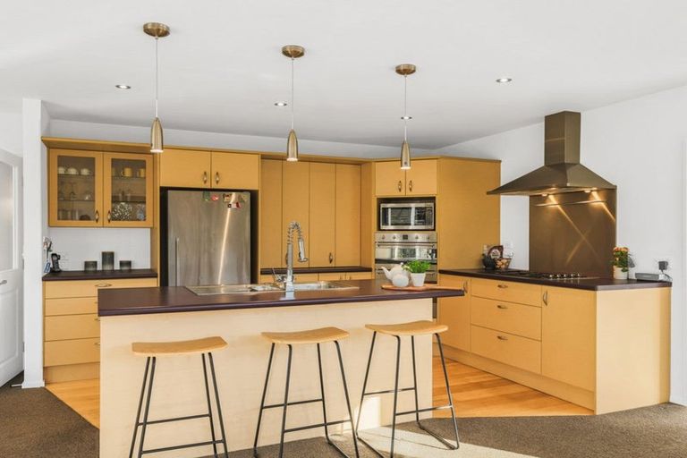 Photo of property in 76 Willowview Drive, Redwood, Christchurch, 8051