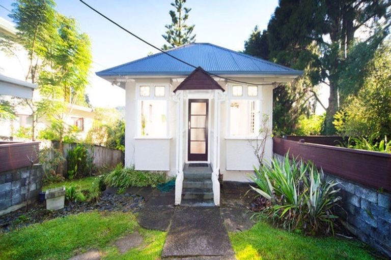 Photo of property in 44 Minnehaha Avenue, Titirangi, Auckland, 0604