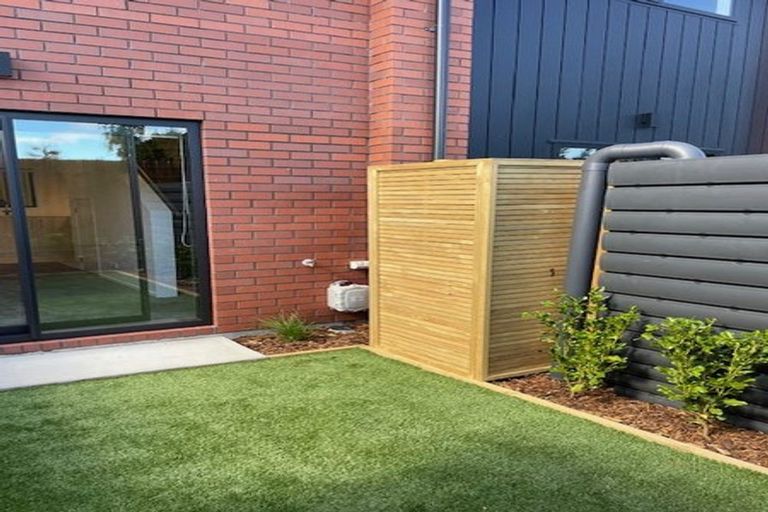 Photo of property in 6/10 Yeovil Road, Te Atatu Peninsula, Auckland, 0610