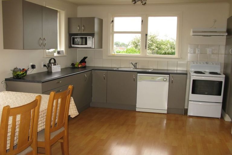 Photo of property in 82 Arimu Road, Papakura, 2110