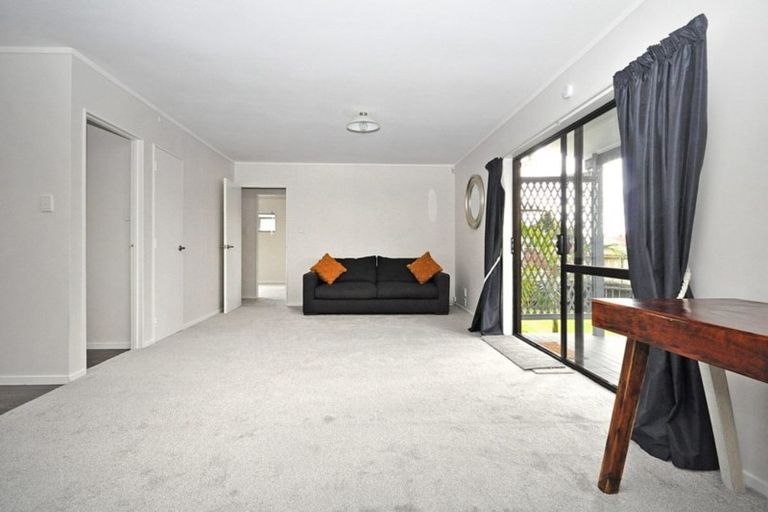 Photo of property in 2/31 Halsey Road, Manurewa, Auckland, 2102