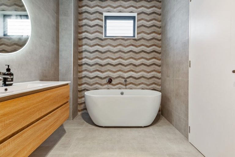 Photo of property in 102 Tarapuka Road, Westgate, Auckland, 0814