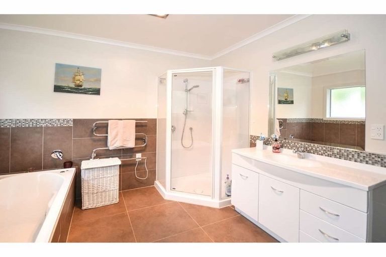 Photo of property in 268b Waimate North Road, Kerikeri, 0293