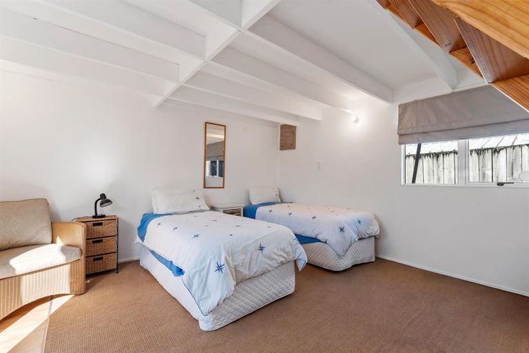 Photo of property in 28 Success Court, Omaha, 0986