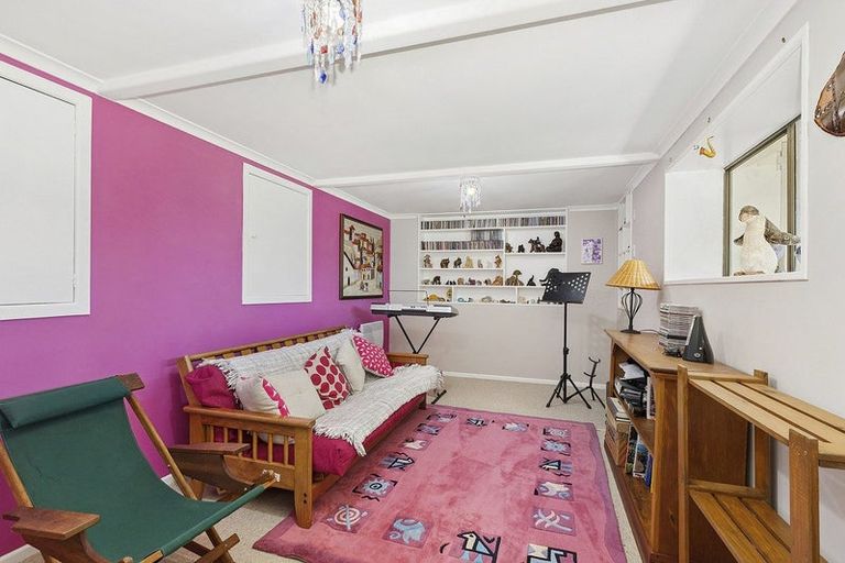 Photo of property in 14 Kenef Road, Paremata, Porirua, 5024