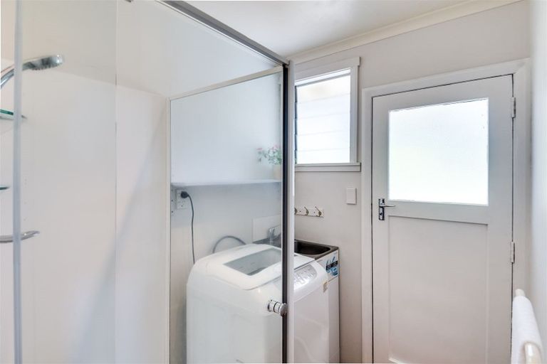 Photo of property in 10 Shirley Place, Bay View, Napier, 4104