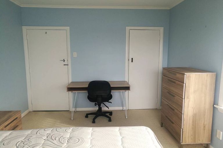 Photo of property in 61 Eastglen Road, Glen Eden, Auckland, 0602