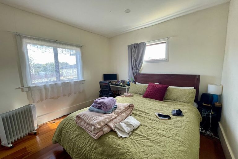 Photo of property in 34 Wattle Street, New Lynn, Auckland, 0600