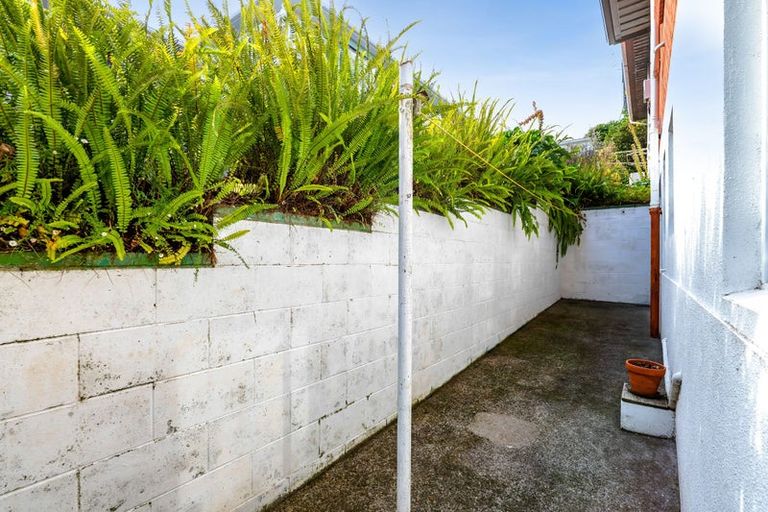 Photo of property in 2/164 Vivian Street, New Plymouth, 4310