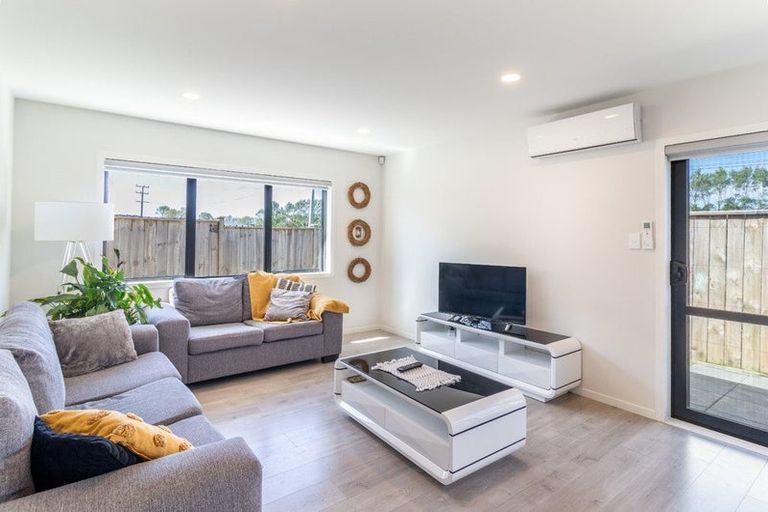 Photo of property in 17 Sapwood Crescent, Takanini, 2110