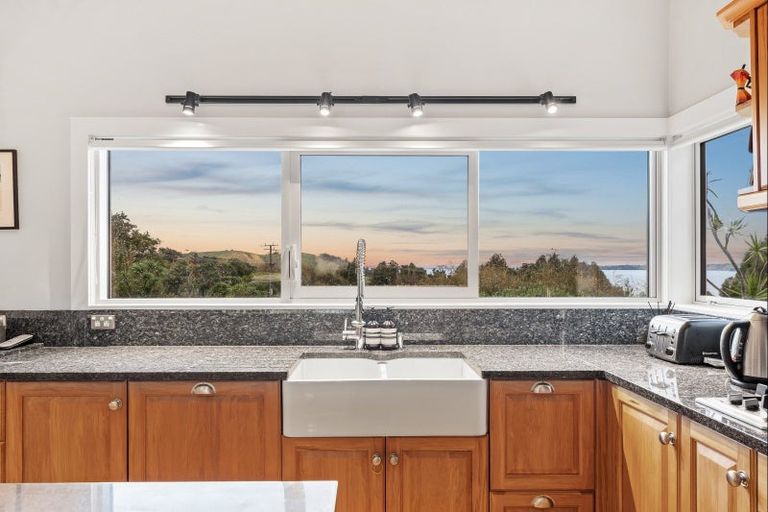 Photo of property in 181 Baddeleys Beach Road, Tawharanui Peninsula, Warkworth, 0986
