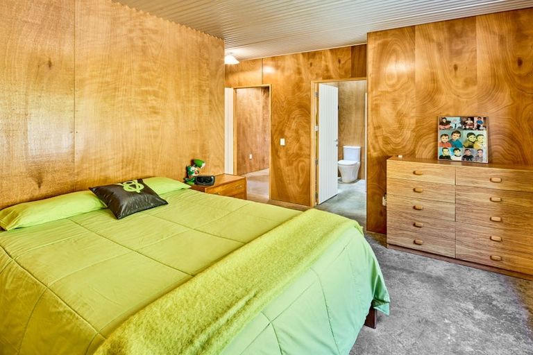 Photo of property in 132 Bing Lucas Drive, Tawa, Wellington, 5028