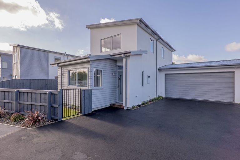 Photo of property in 27 Kakapo Lane, Redwood, Christchurch, 8051