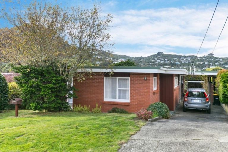 Photo of property in 18 Khouri Avenue, Karori, Wellington, 6012