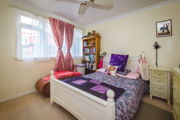 Photo of property in 49 Parata Street, Waikanae, 5036