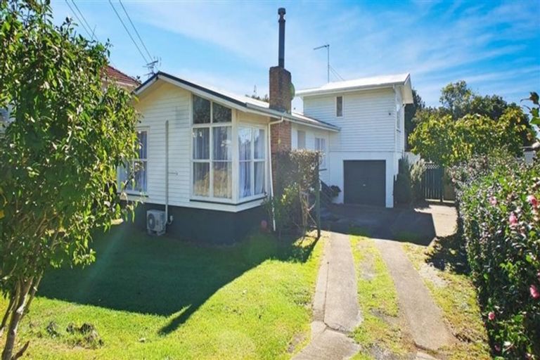 Photo of property in 3 Almond Place, Mount Wellington, Auckland, 1060