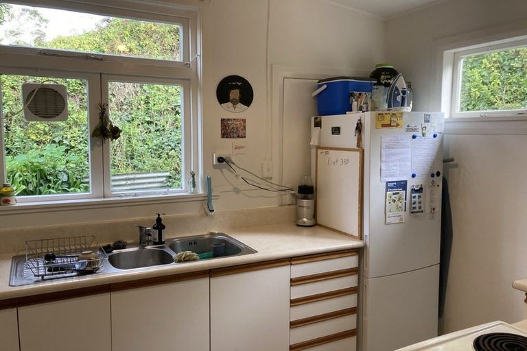 Photo of property in 38 Sugarloaf Road, Brooklyn, Wellington, 6021