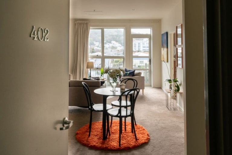 Photo of property in Stadium Garden Flats, 402/107 Thorndon Quay, Pipitea, Wellington, 6011