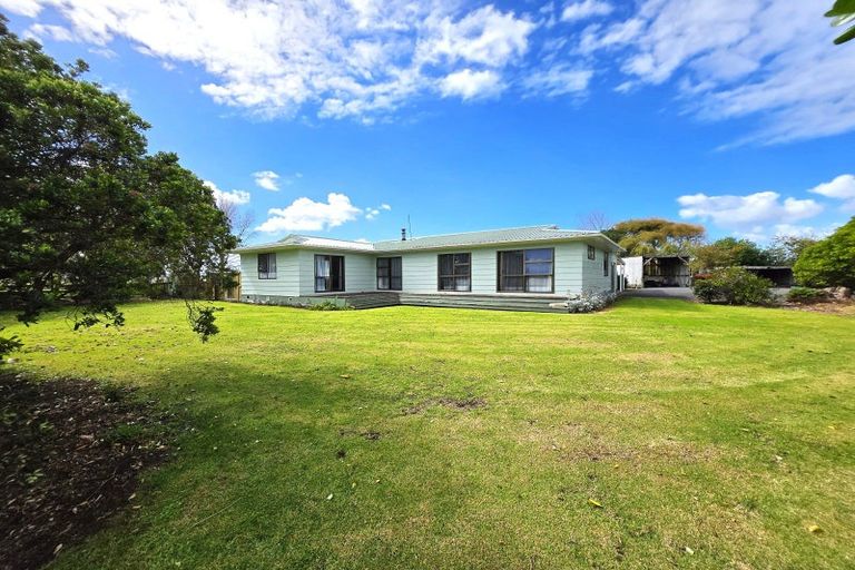 Photo of property in 76 Robertson Road, Ruawai, 0591