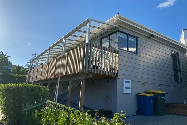 Photo of property in 5 Angeline Place, Massey, Auckland, 0614