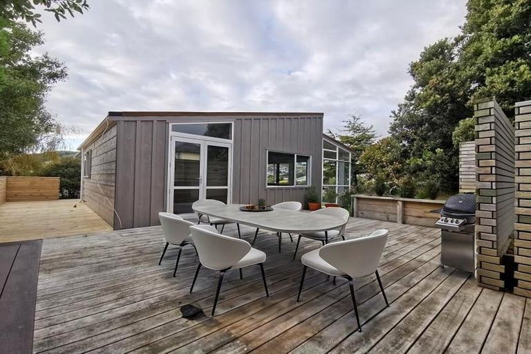 Photo of property in 1 Latitude Close, Whitby, Porirua, 5024