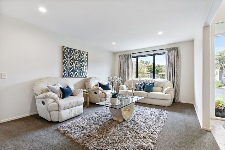 Photo of property in 27 Coachman Drive, Flat Bush, Auckland, 2016