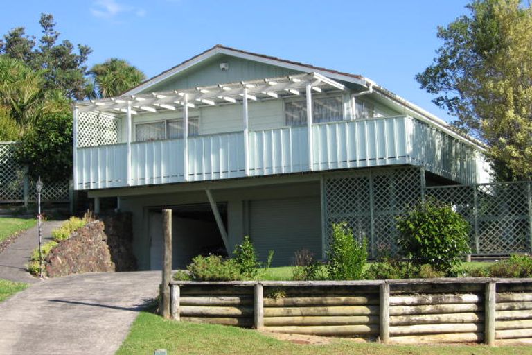 Photo of property in 96 Awaruku Road, Torbay, Auckland, 0630